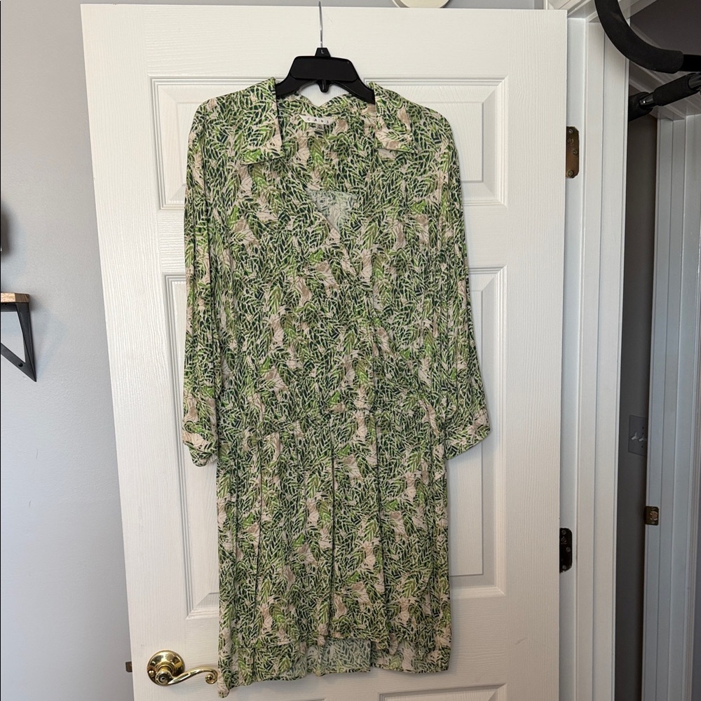 CAbi Green and Cream Leaf-Print Long Shirt Dress